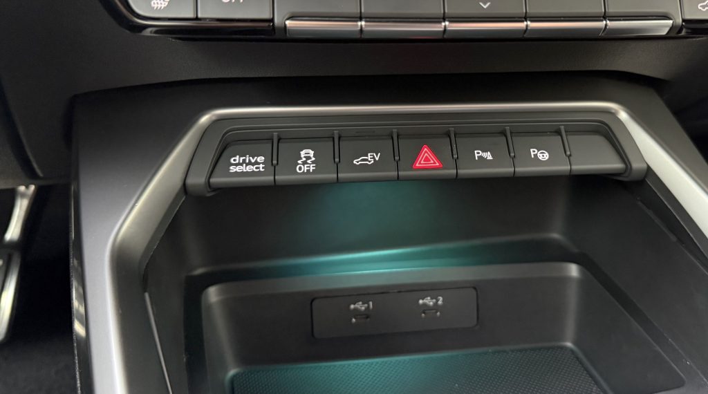 Audi A3 Sportback 45TFSIe PHEV 3xS-LINE MATRIX LED BANG&OLUFSEN RADAR KAMERA, S tronic