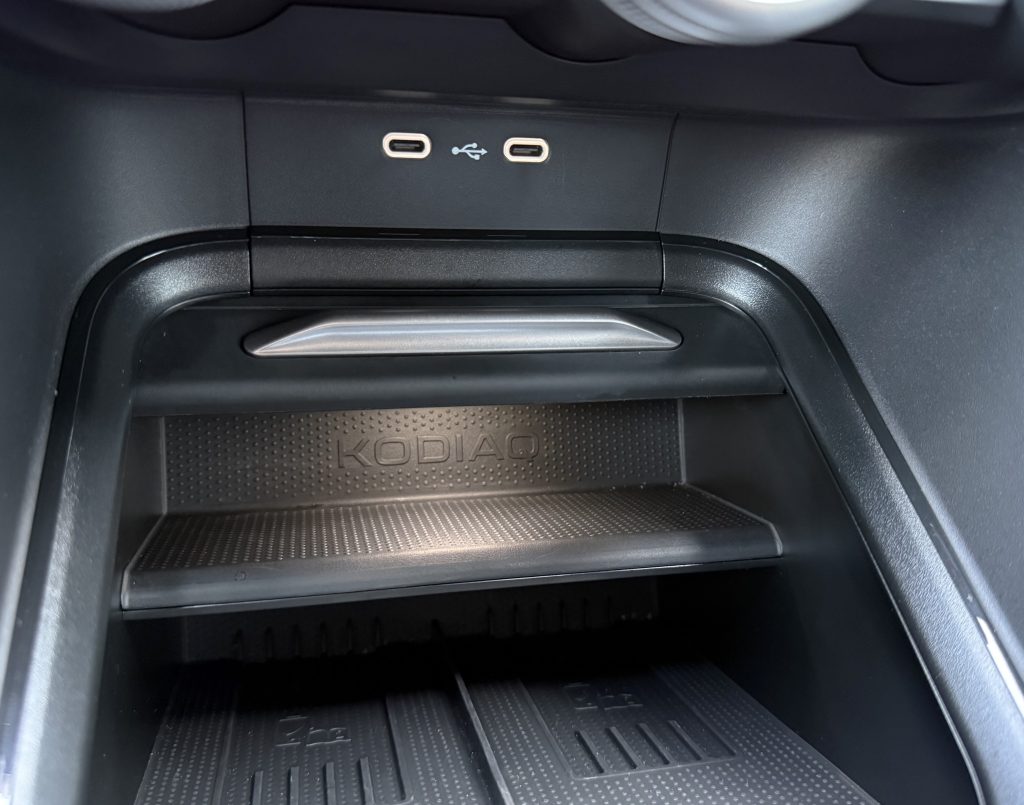 Škoda Kodiaq 2.0 TDI SPORTLINE 7-MIEST CRYSTAL MATRIX CANTON KAMERA /VOZIDLO V PLNEJ ZÁRUKE/