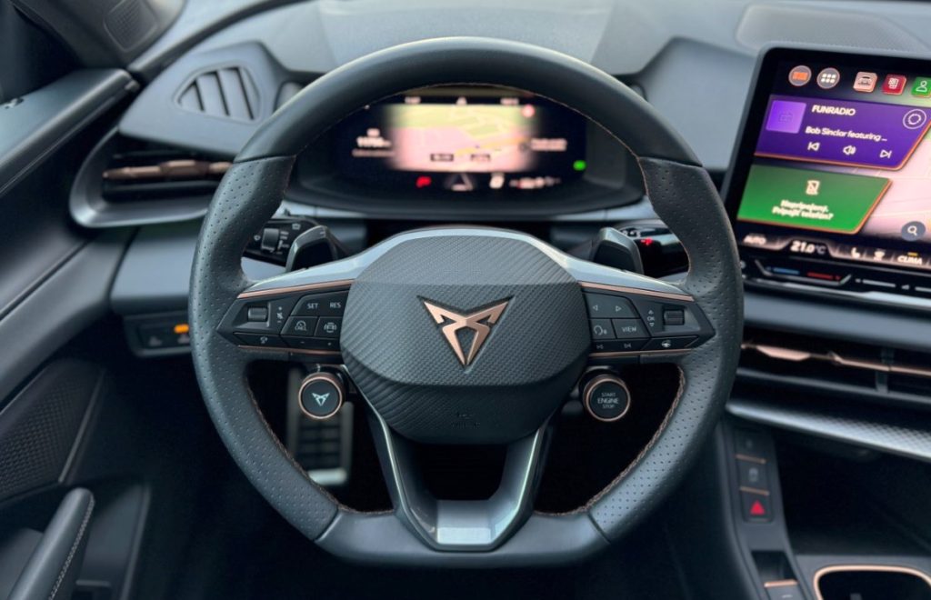 Cupra Terramar VZ 2.0 TSI 4X4 265PS MATRIX HD LED SENNHEISER AUDIO /VOZIDLO V PLNEJ ZÁRUKE/