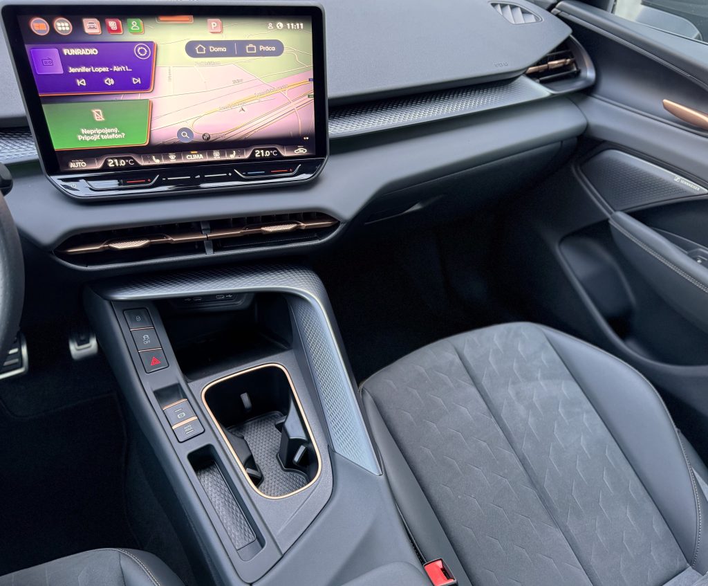 Cupra Terramar VZ 2.0 TSI 4X4 265PS MATRIX HD LED SENNHEISER AUDIO /VOZIDLO V PLNEJ ZÁRUKE/