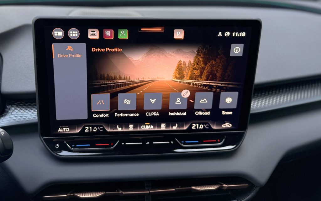 Cupra Terramar VZ 2.0 TSI 4X4 265PS MATRIX HD LED SENNHEISER AUDIO /VOZIDLO V PLNEJ ZÁRUKE/