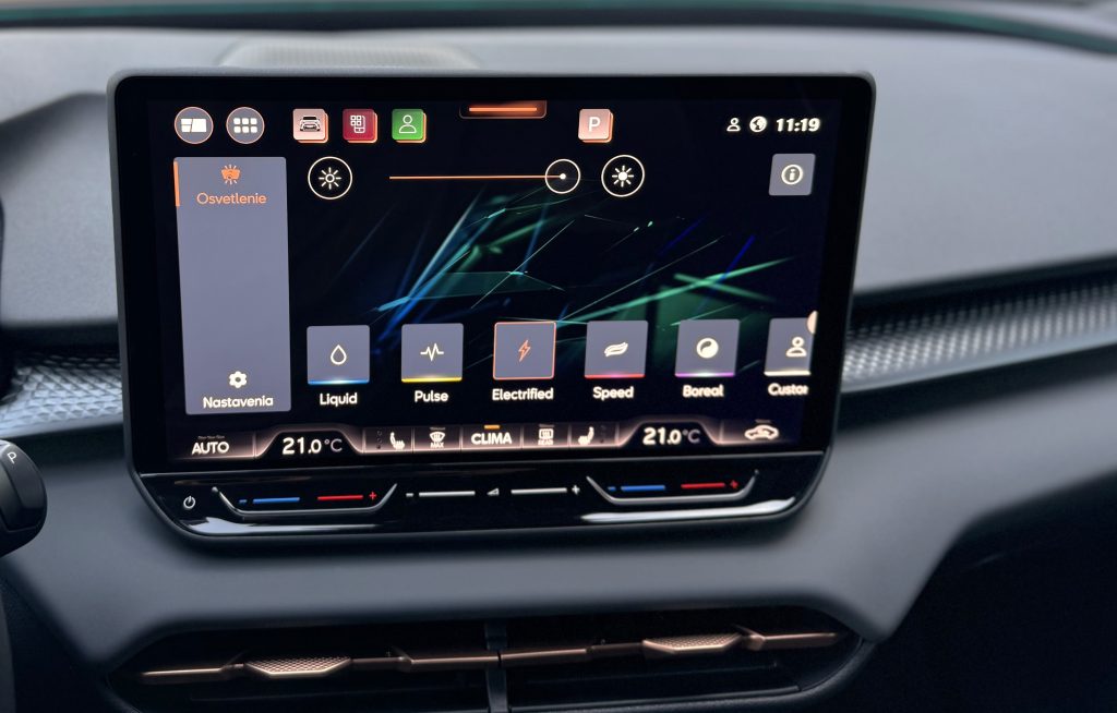 Cupra Terramar VZ 2.0 TSI 4X4 265PS MATRIX HD LED SENNHEISER AUDIO /VOZIDLO V PLNEJ ZÁRUKE/