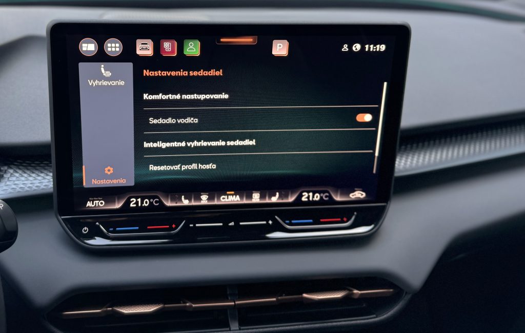 Cupra Terramar VZ 2.0 TSI 4X4 265PS MATRIX HD LED SENNHEISER AUDIO /VOZIDLO V PLNEJ ZÁRUKE/