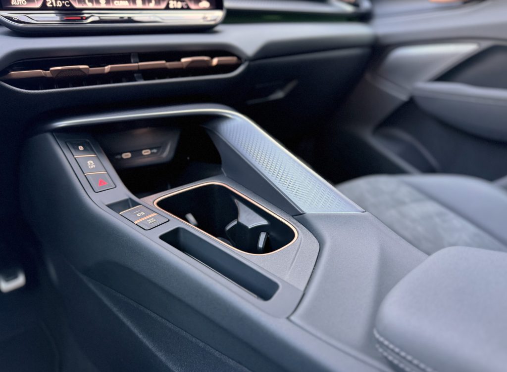 Cupra Terramar VZ 2.0 TSI 4X4 265PS MATRIX HD LED SENNHEISER AUDIO /VOZIDLO V PLNEJ ZÁRUKE/