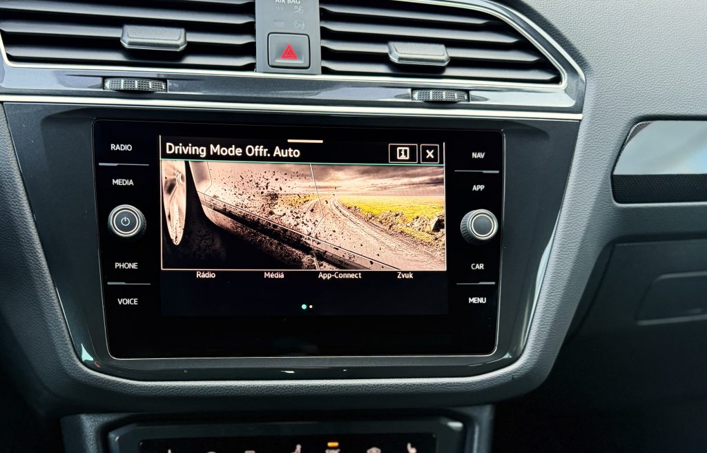 Volkswagen VW Tiguan 2.0 TDI 4MOTION IQ.LIGHT KAMERA RADAR VIRTUAL DSG