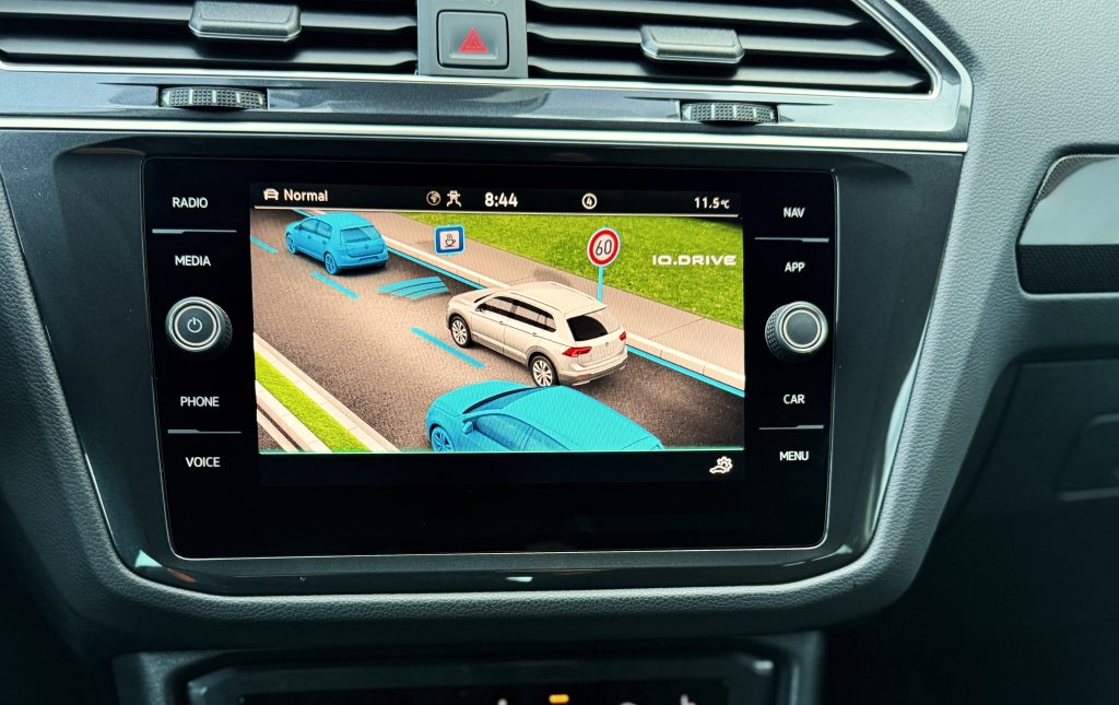 Volkswagen VW Tiguan 2.0 TDI 4MOTION IQ.LIGHT KAMERA RADAR VIRTUAL DSG
