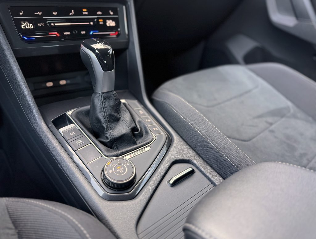 Volkswagen VW Tiguan 2.0 TDI 4MOTION IQ.LIGHT KAMERA RADAR VIRTUAL DSG