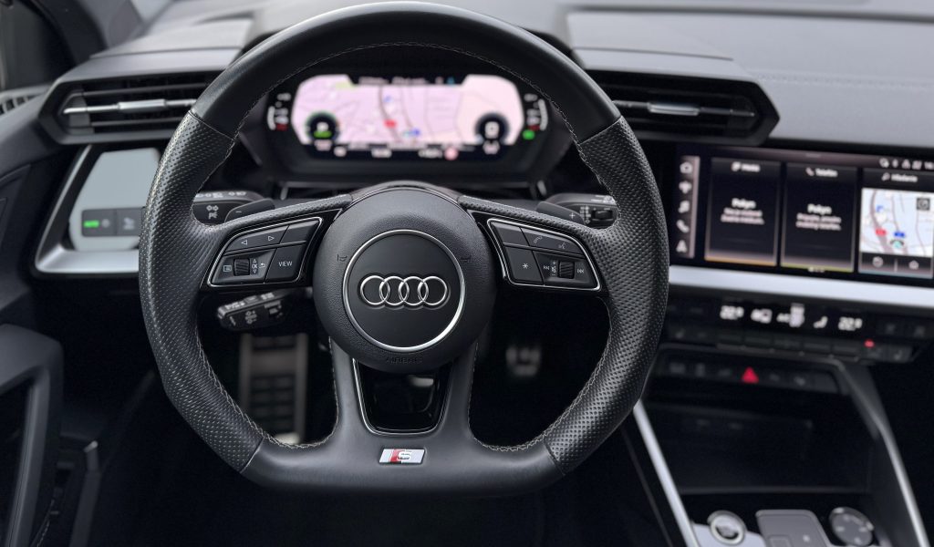 Audi A3 Sportback 45TFSIe PHEV 3xS-LINE MATRIX LED BANG&OLUFSEN RADAR KAMERA, S tronic