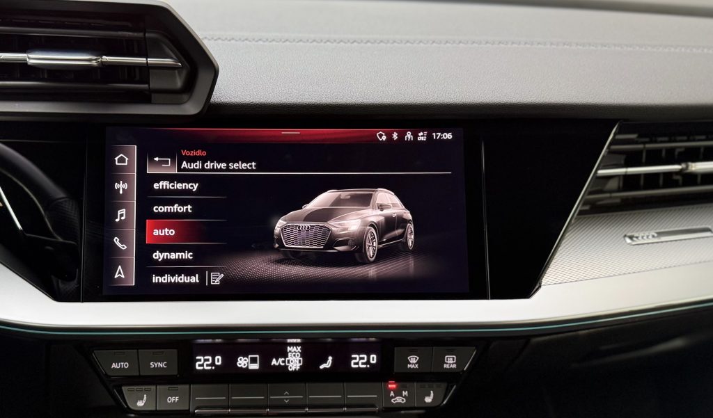 Audi A3 Sportback 45TFSIe PHEV 3xS-LINE MATRIX LED BANG&OLUFSEN RADAR KAMERA, S tronic