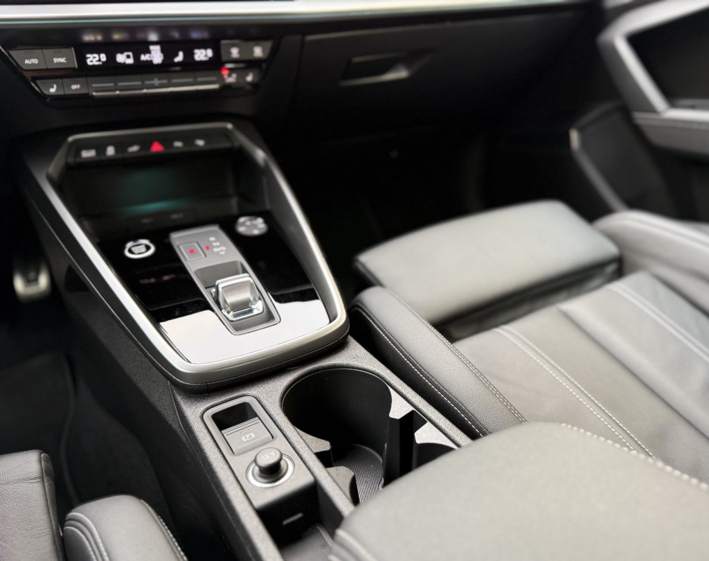Audi A3 Sportback 45TFSIe PHEV 3xS-LINE MATRIX LED BANG&OLUFSEN RADAR KAMERA, S tronic