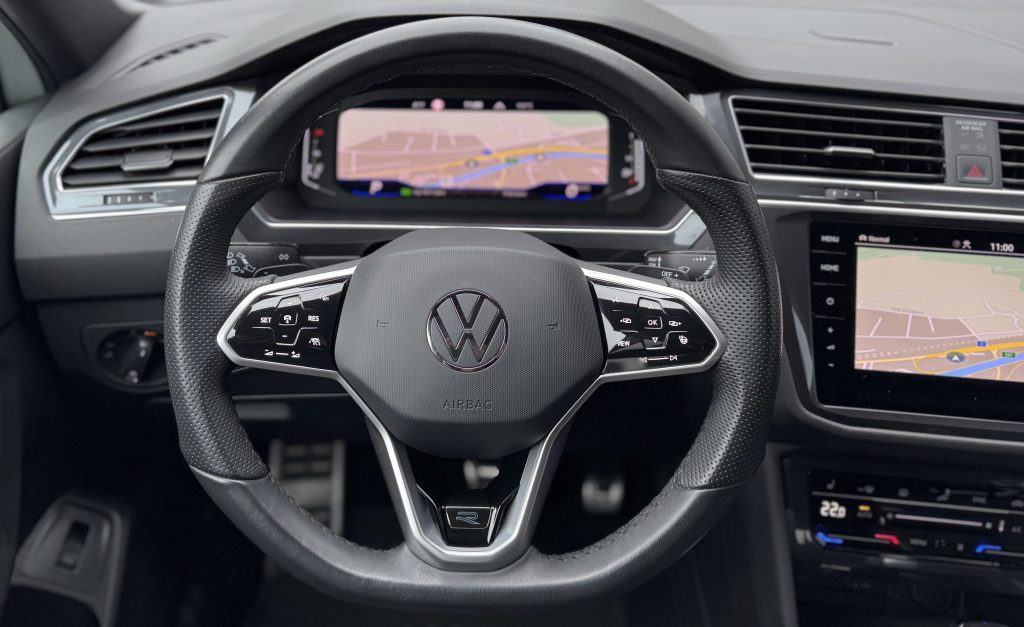 Volkswagen VW Tiguan Allspace 2.0 TDI 4Motion R-LINE IQ.LIGHT MATRIX 360°KAMERA WEBASTO HEAD-UP