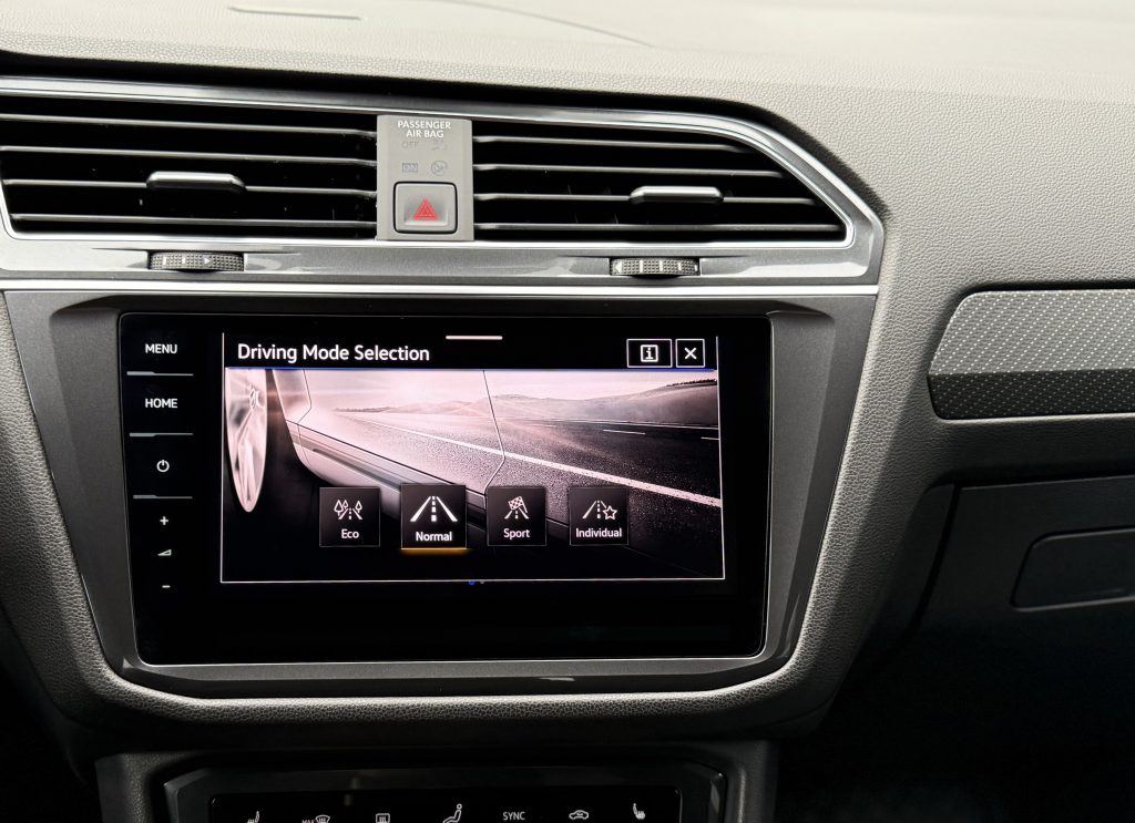Volkswagen VW Tiguan Allspace 2.0 TDI 4Motion R-LINE IQ.LIGHT MATRIX 360°KAMERA WEBASTO HEAD-UP