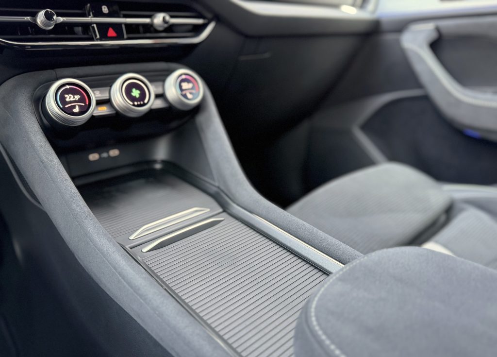 Škoda Kodiaq 2.0 TDI SPORTLINE 7-MIEST CRYSTAL MATRIX CANTON KAMERA /VOZIDLO V PLNEJ ZÁRUKE/