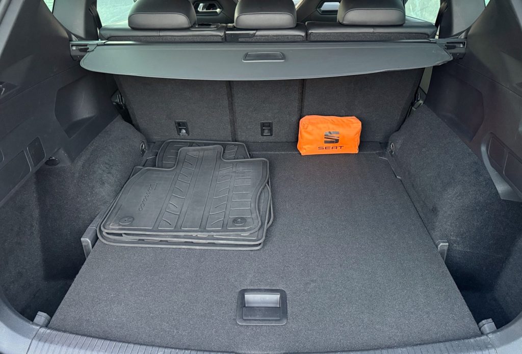 Seat Tarraco 2.0 TDI 4Drive FR WEBASTO BEATSAUDIO KAMERA RADAR VIRTUAL R19 DSG