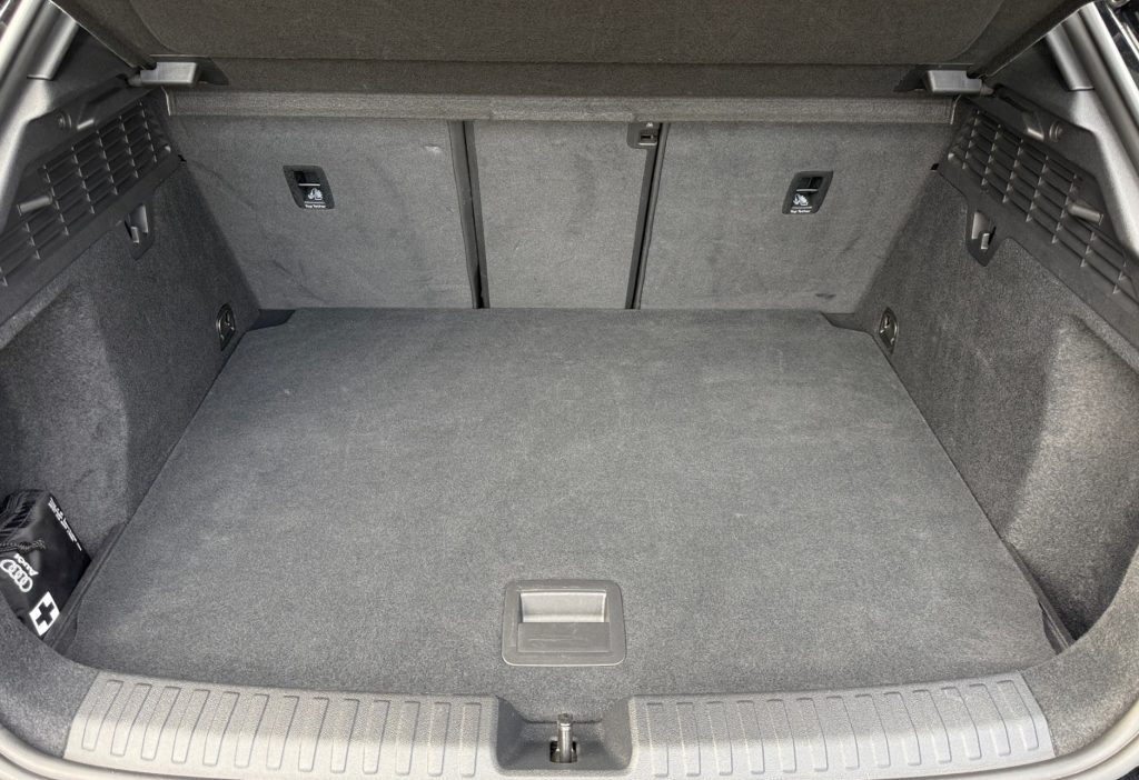 Audi A3 Sportback 45TFSIe PHEV 3xS-LINE MATRIX LED BANG&OLUFSEN RADAR KAMERA, S tronic