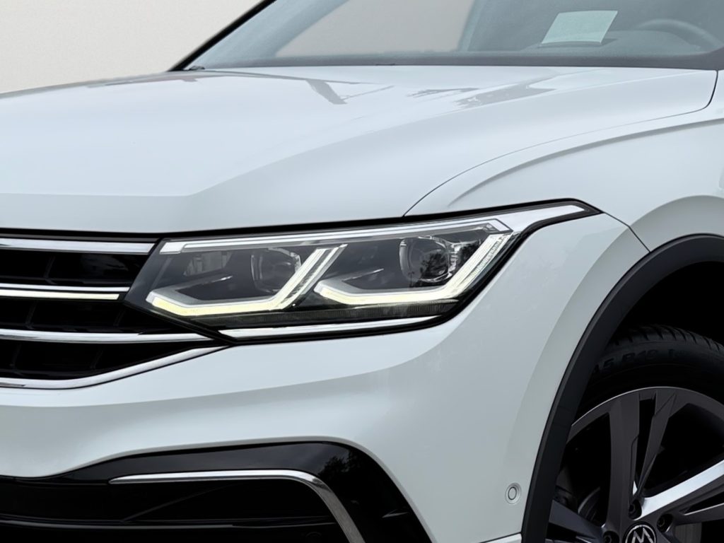 Volkswagen VW Tiguan Allspace 2.0 TDI 4Motion R-LINE IQ.LIGHT MATRIX 360°KAMERA WEBASTO HEAD-UP
