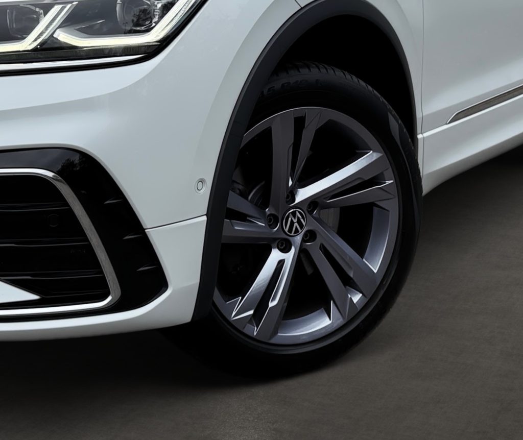 Volkswagen VW Tiguan Allspace 2.0 TDI 4Motion R-LINE IQ.LIGHT MATRIX 360°KAMERA WEBASTO HEAD-UP